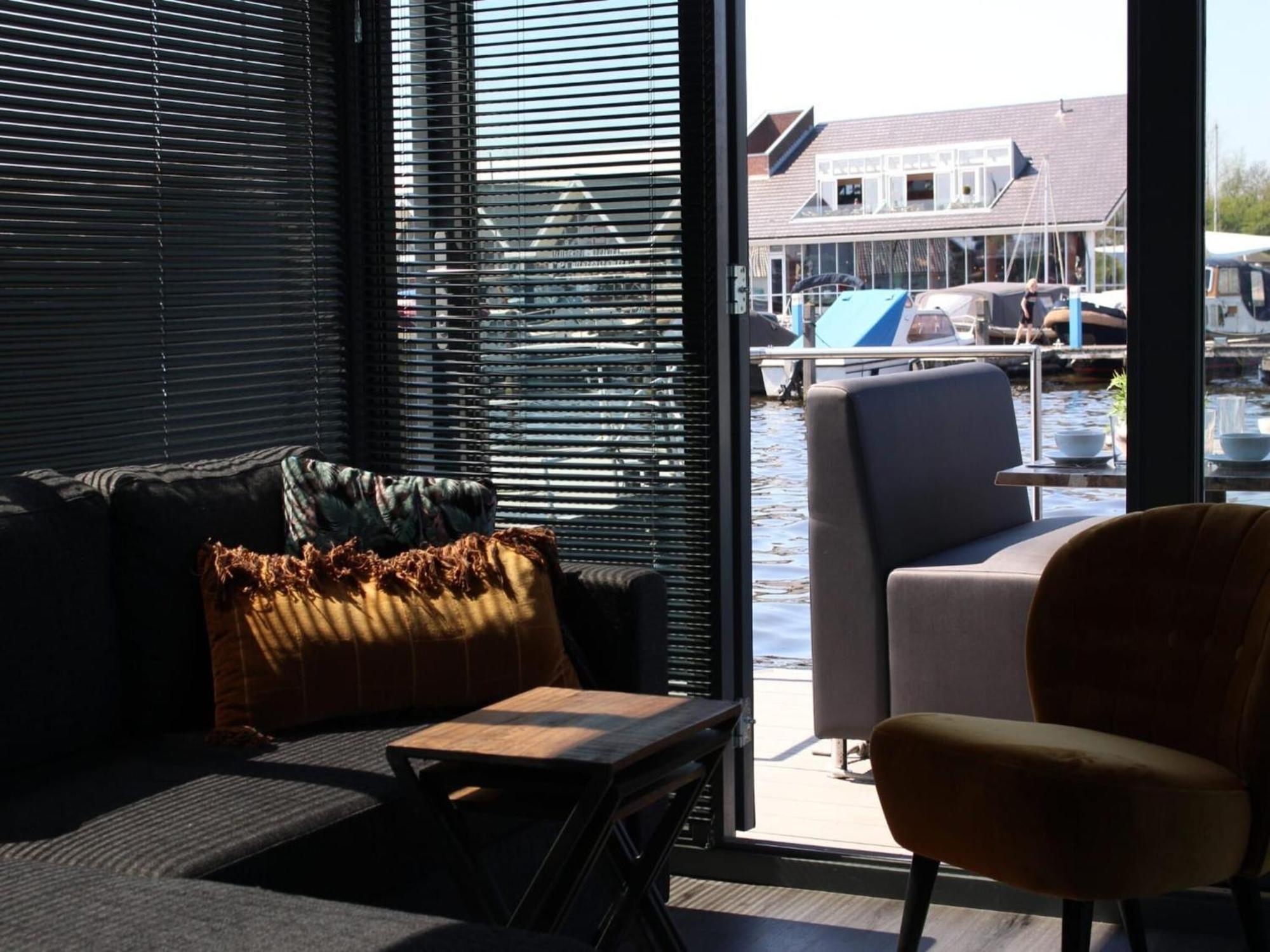 Modern Houseboat With Air Conditioning Located In Marina Uitgeest Exterior foto