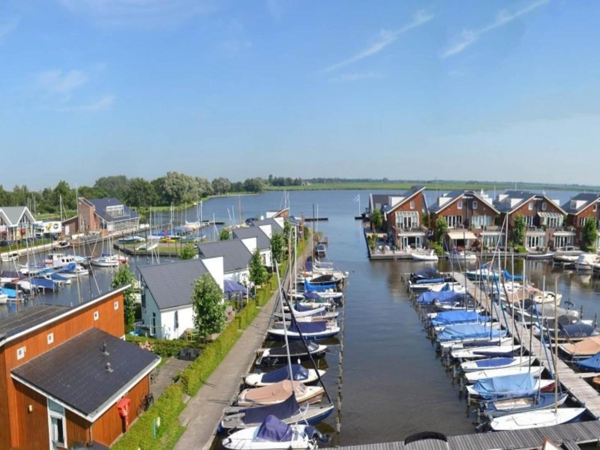 Modern Houseboat With Air Conditioning Located In Marina Uitgeest Exterior foto